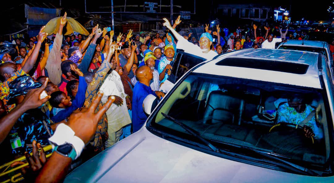 Aregbesola welcomed by supporters in Ijesaland amid opposition mobilization