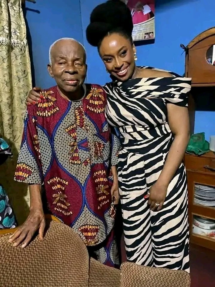 Chimamanda Pays Heartfelt Visit to her Kindergarten Teacher in Nsukka
