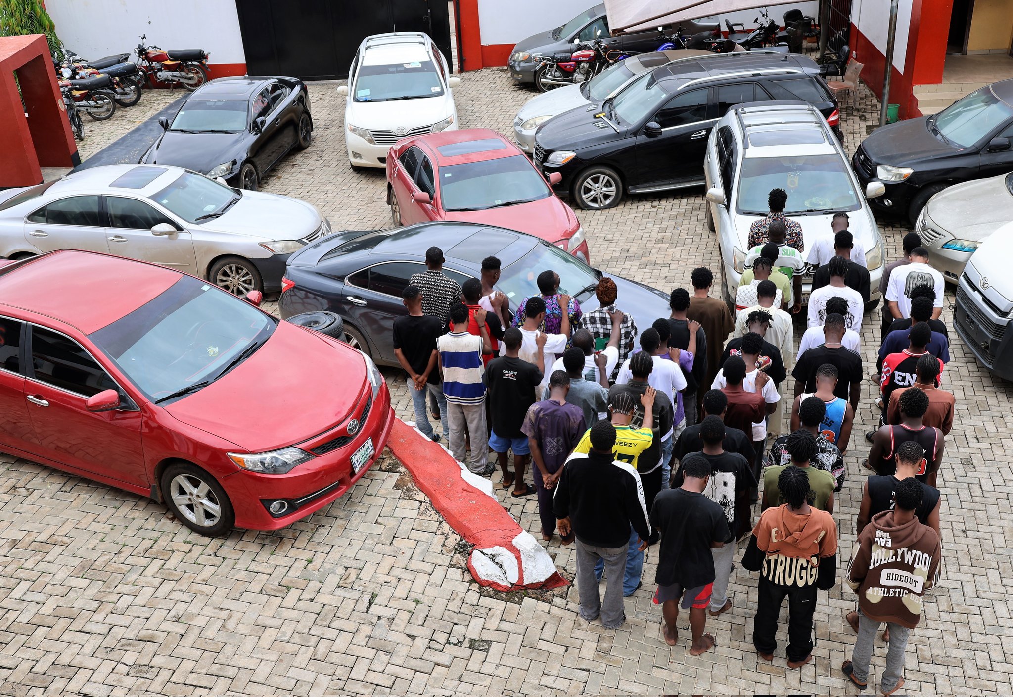 EFCC Apprehends 48 Suspected Internet Fraudsters in Abeokuta